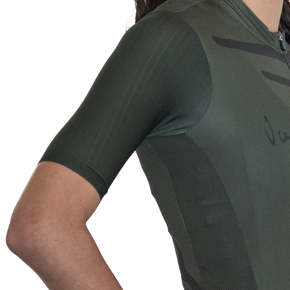 Detailed view of women's short sleeve olive cycling jersey, Front view of women's short sleeve olive cycling jersey, green Cycling jersey, cycling top, summer cycling jersey, mens cycling jersey, womens cycling jersey, cycling, south Africa, van h, premium cycling wear.